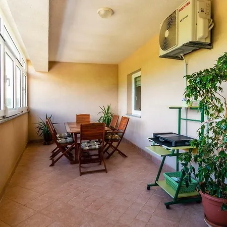 Apartment Ema Pula