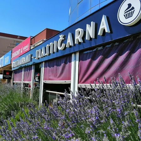 Ema Pula