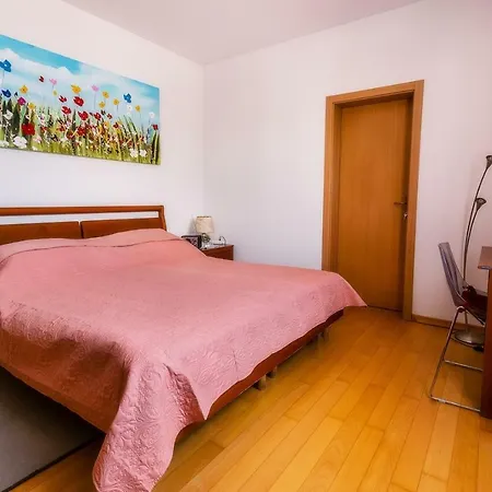 Apartment Ema *